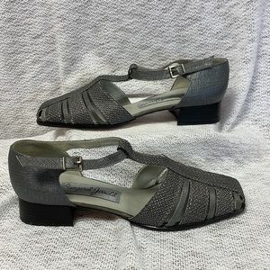 Margaret Jerrold silver, leather, tee strap, Mary Janes, New Size 9.5M